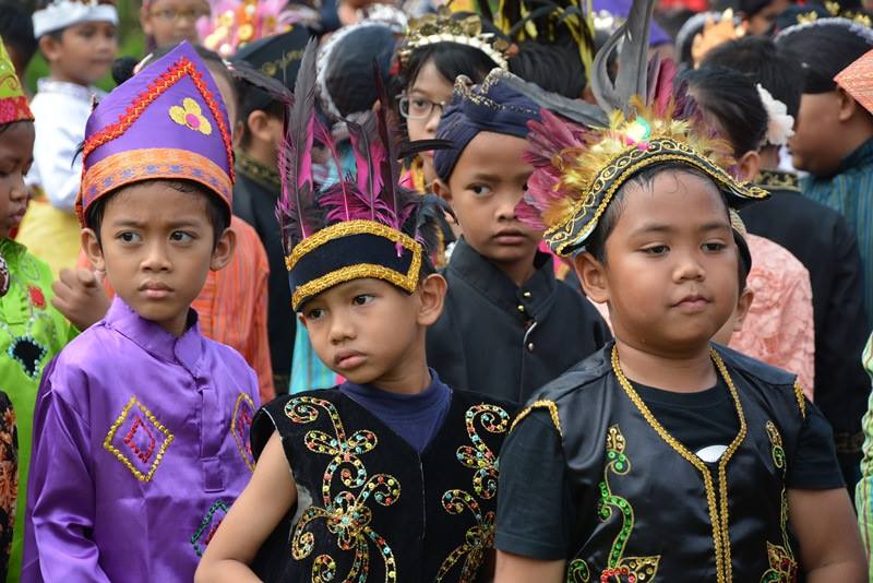 PERINGATAN HARI KARTINI DI SD MODEL